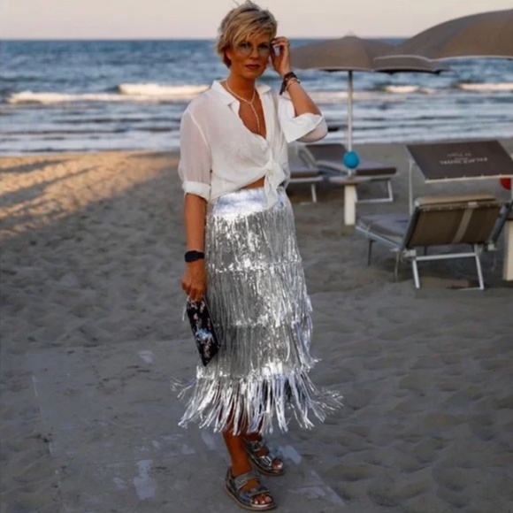 STUNNING limited edition tiered silver sequin holiday party skirt, Medium - Picture 9 of 9